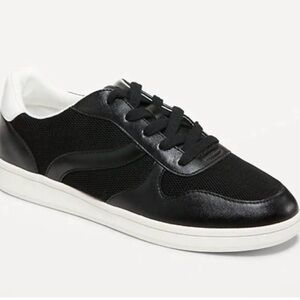 Black old navy sneaker
